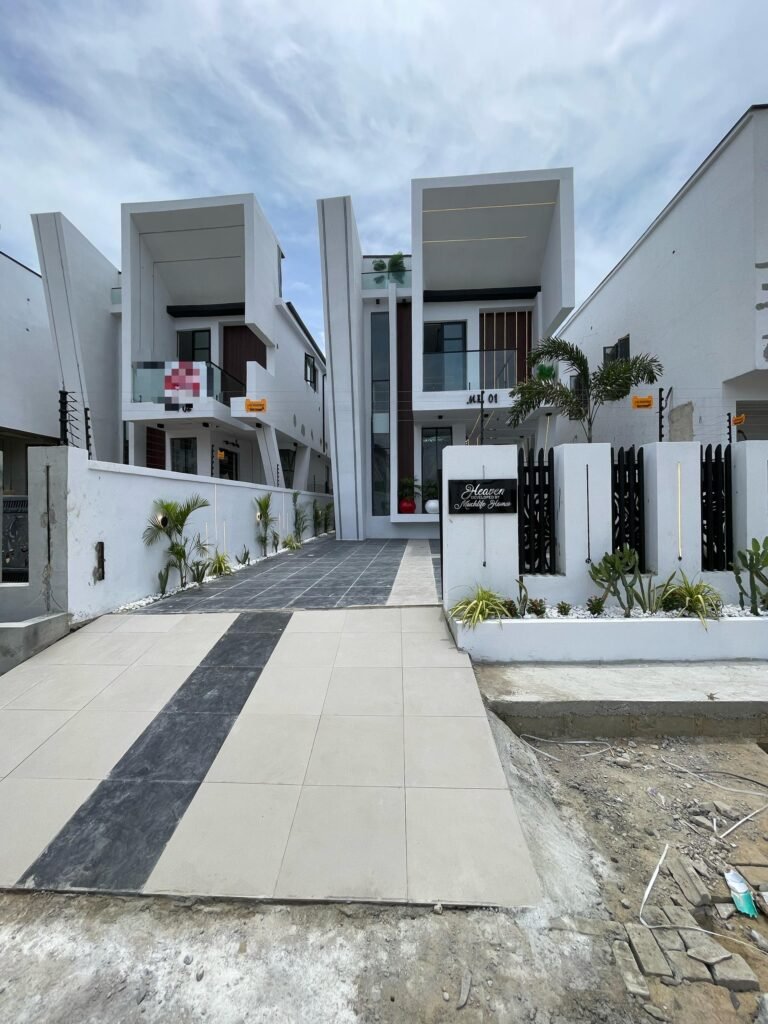 5 bedrooms fully detached duplex for sale