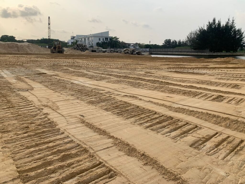 1000sqm and 2000sqm of land for sale in Banana Island 