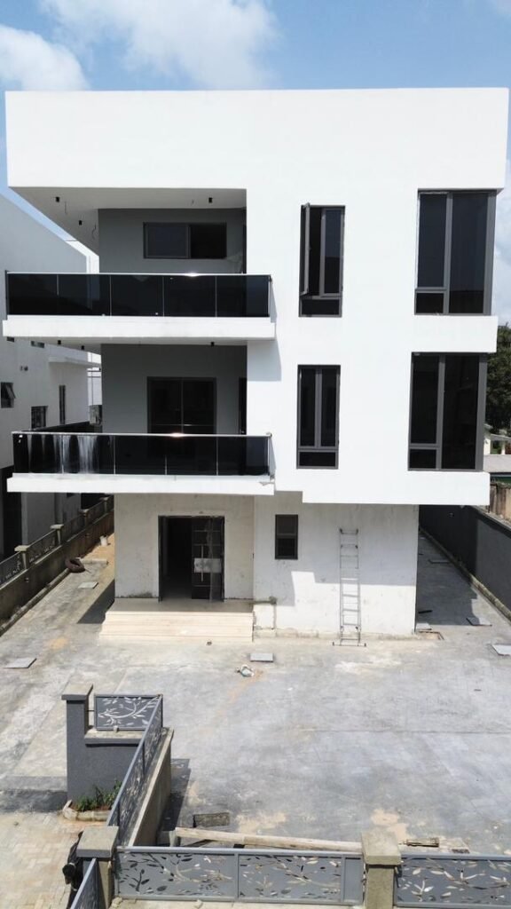 FOR SALE IN IKOYI FOR SALE