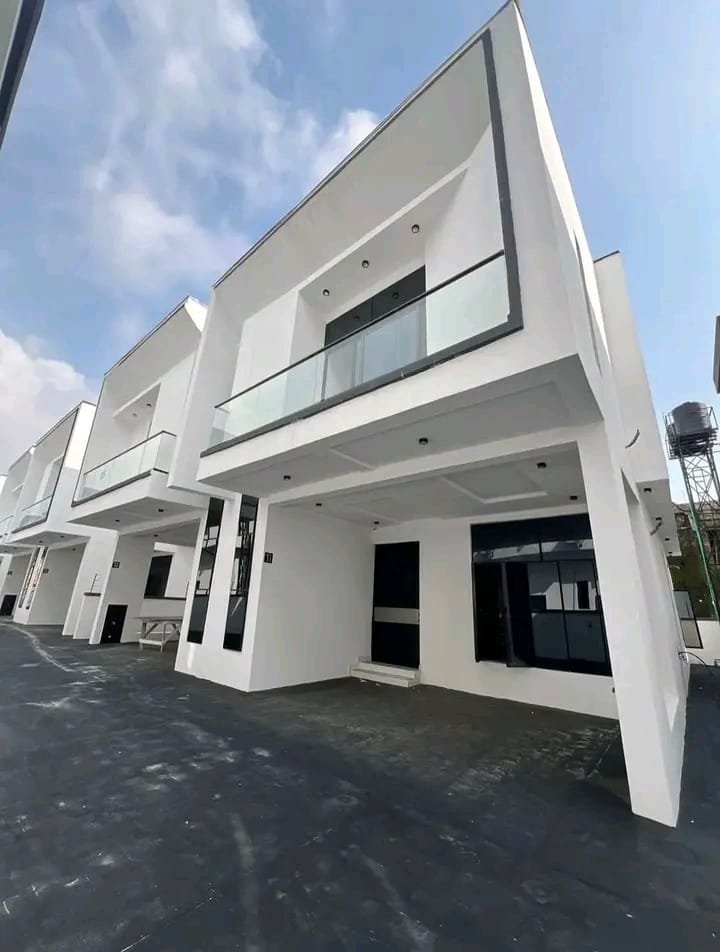 4 bedrooms semi detached duplex for rent