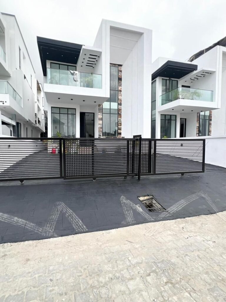 5 bedrooms fully detached duplex with a bq for sale