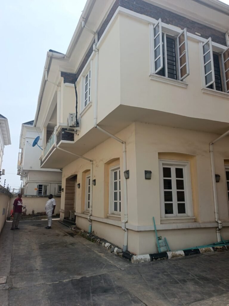 5 bedrooms fully detached duplex for sale at Chevron drive Lagos