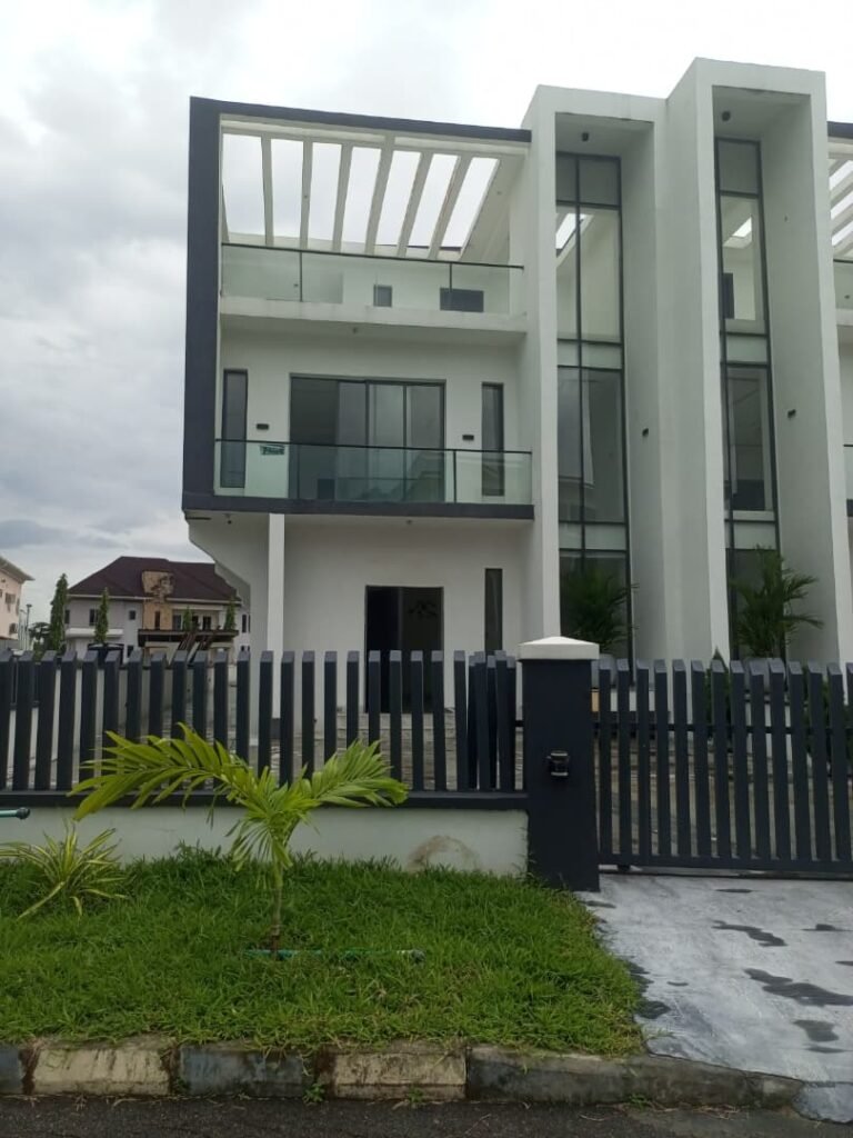 4 bedrooms duplex for sale